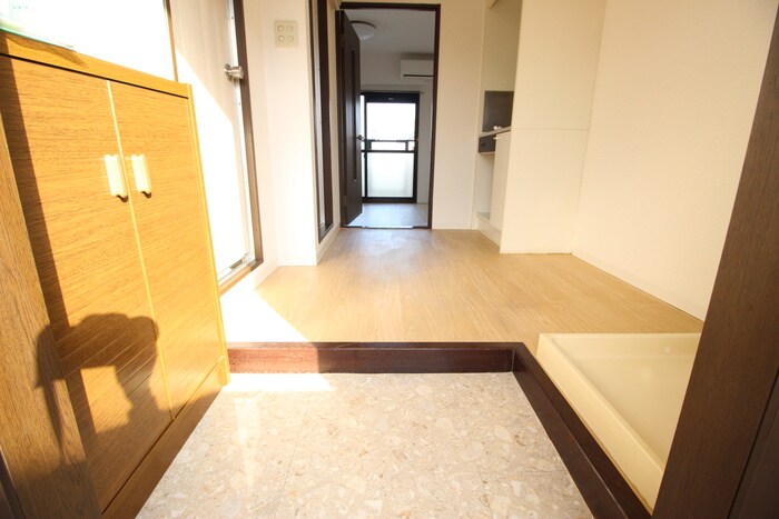 物件内観写真17　(玄関)