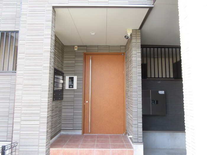 物件外観写真3　(エントランス部分)