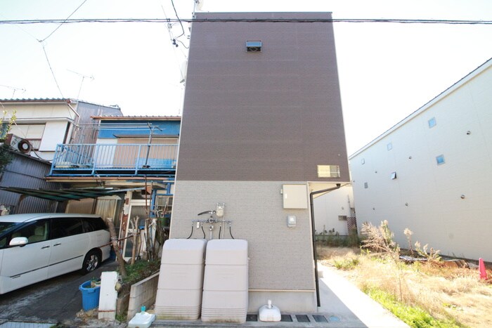 物件外観写真5　(エントランス部分)