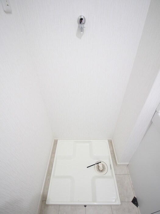 物件内観写真18　(洗濯機置場)