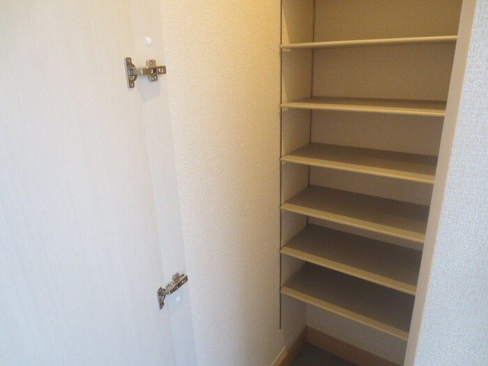 物件内観写真16　(収納)