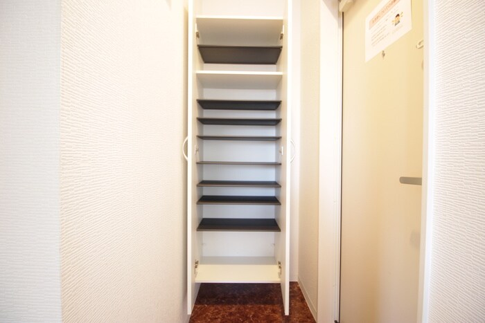 物件内観写真19　(靴箱)