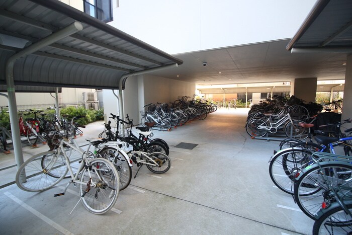 物件外観写真4　(駐輪場)