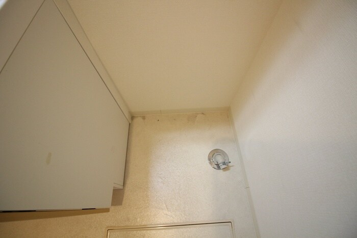 物件内観写真16　(洗濯機置場)