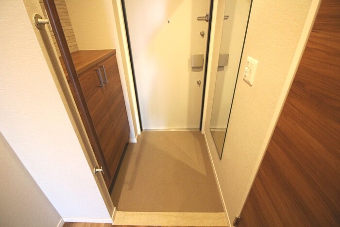 物件内観写真17　(玄関)