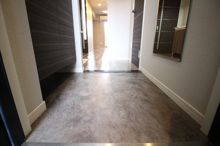 物件内観写真18　(玄関)