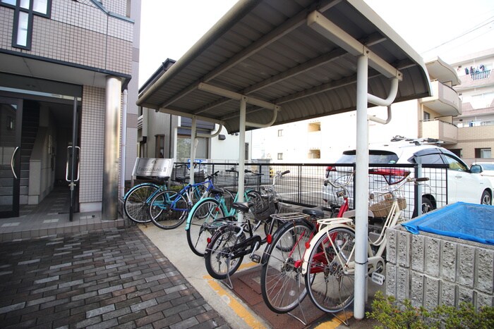 物件外観写真6　(駐輪場)