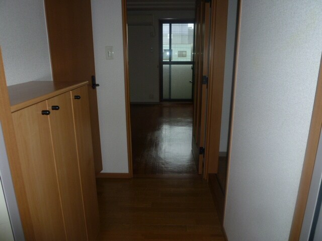 物件内観写真16　(玄関)