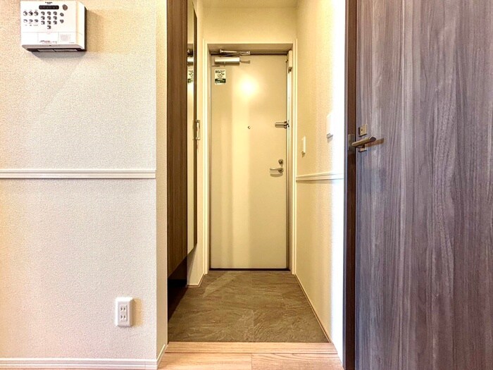 物件内観写真17　(玄関)