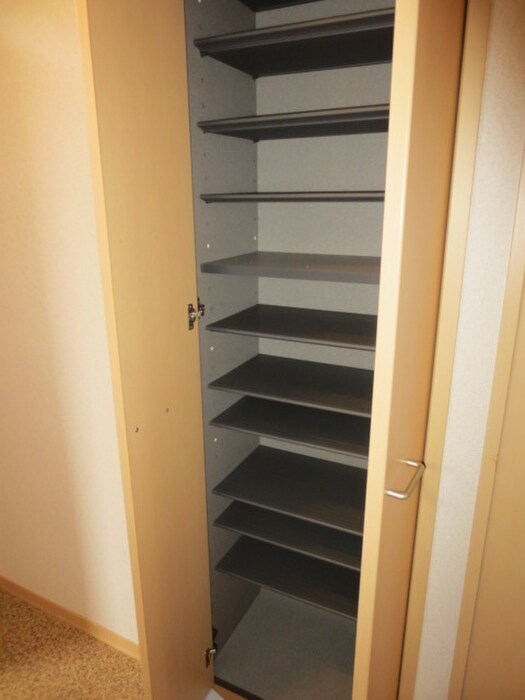 物件内観写真7　(靴箱)