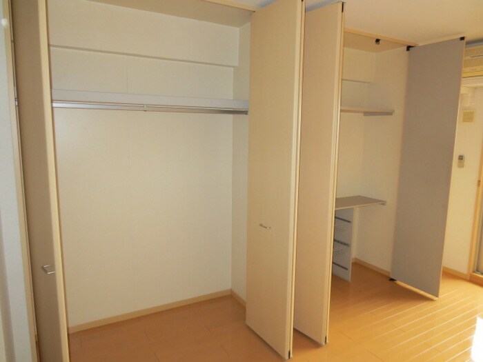 物件内観写真10　(収納)