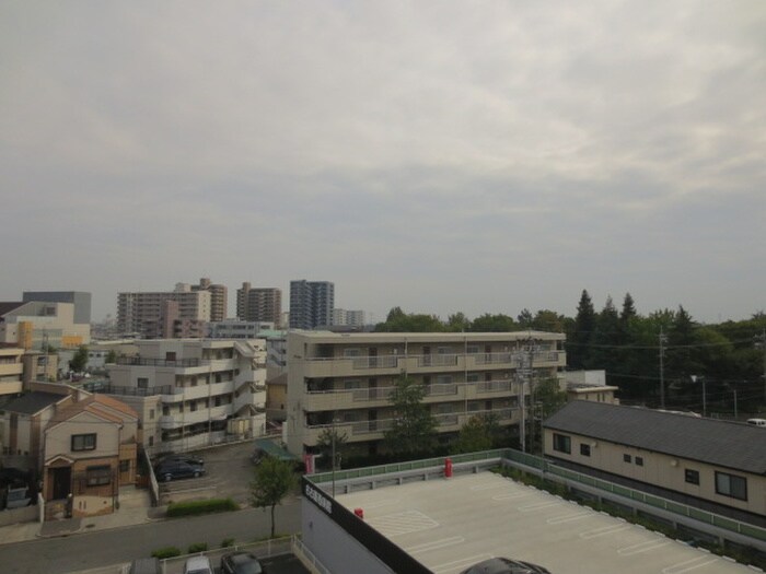 物件内観写真12　(室内からの展望)