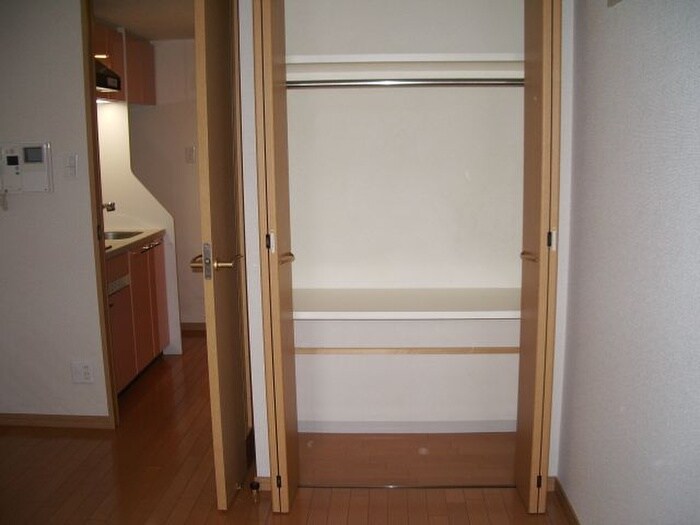 物件内観写真12　(収納)