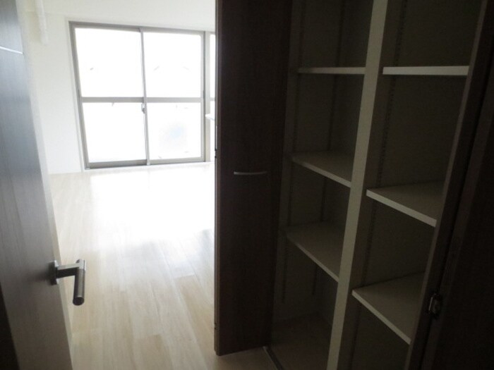 物件内観写真11　(収納)