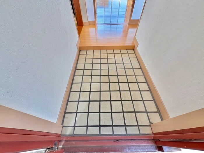 物件内観写真15　(玄関)