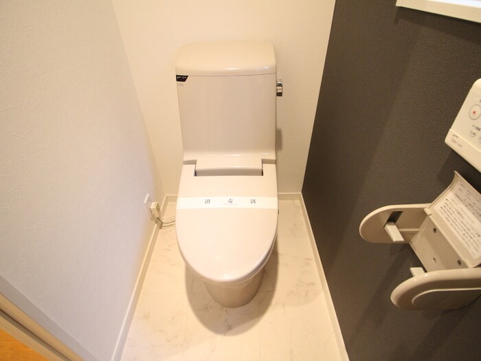 物件内観写真14　(トイレ)