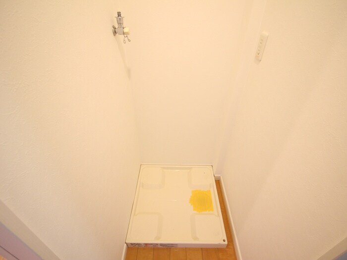 物件内観写真15　(洗濯機置場)