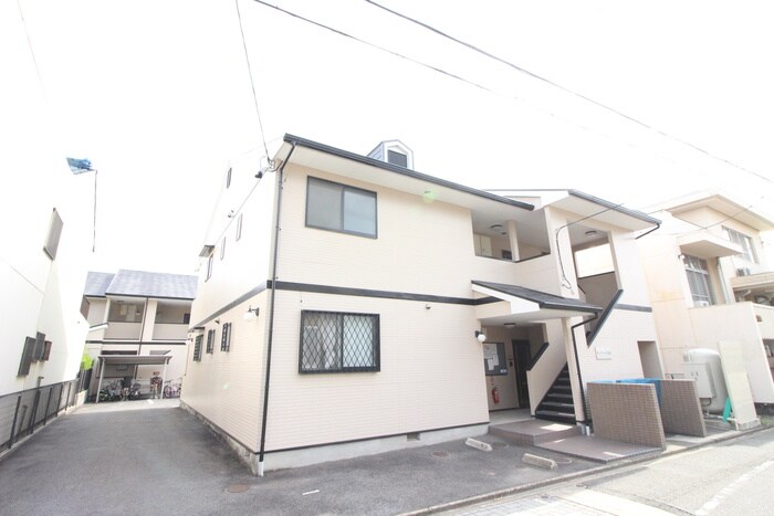 物件外観写真6　(エントランス部分)