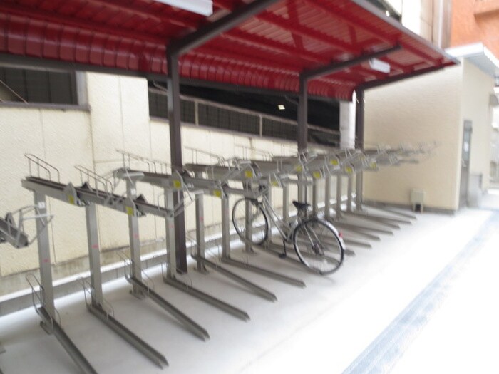 物件外観写真5　(駐輪場)