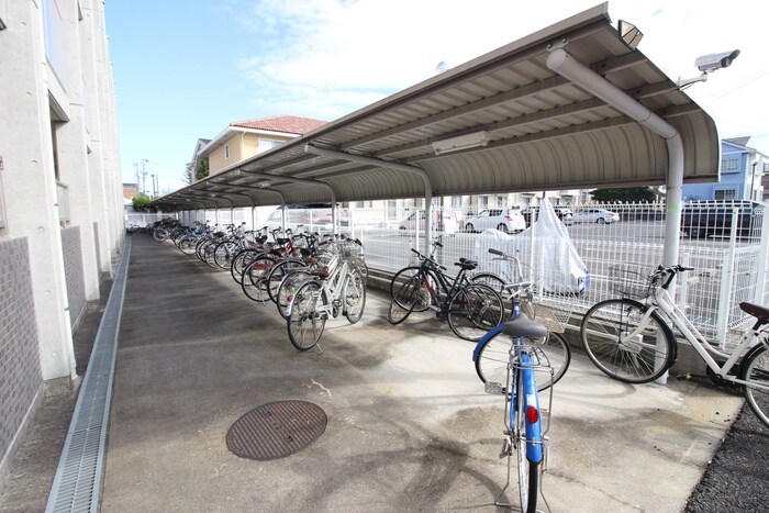 物件外観写真3　(駐輪場)