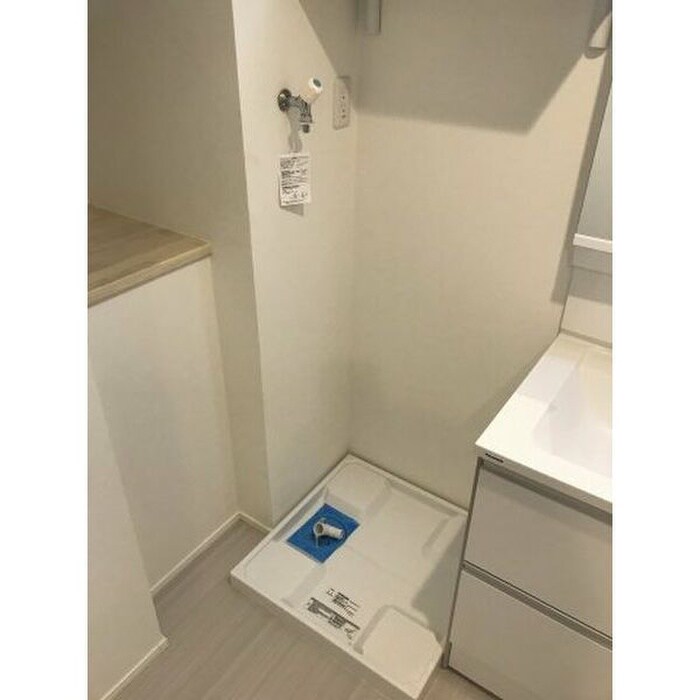 物件内観写真12　(洗濯機置場)