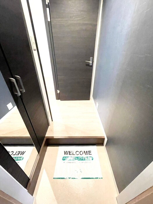 物件内観写真18　(玄関)