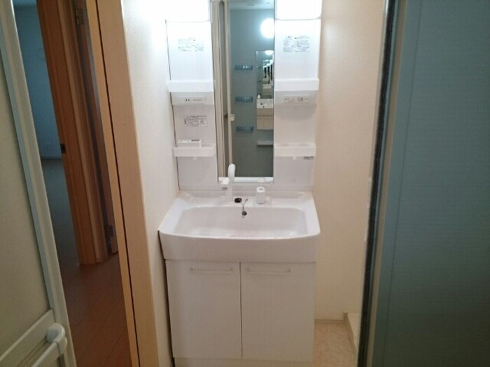 物件内観写真9　(洗面)