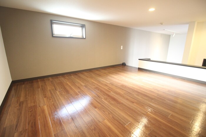 物件内観写真3　(ロフト)