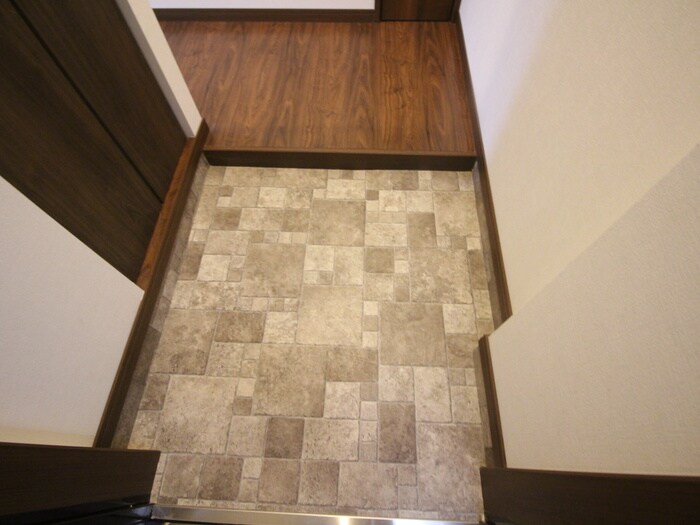 物件内観写真17　(玄関)