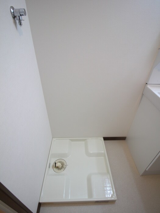 物件内観写真18　(洗濯機置場)