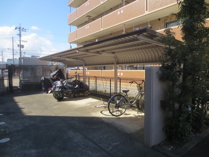 物件外観写真5　(駐輪場)