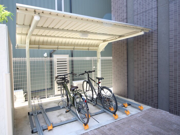 物件外観写真4　(駐輪場)