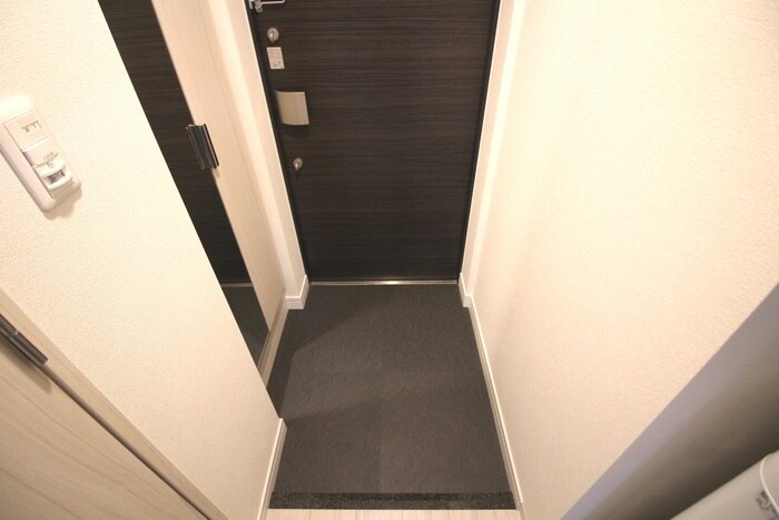 物件内観写真14　(玄関)