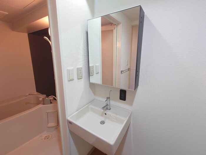 物件内観写真12　(洗面)