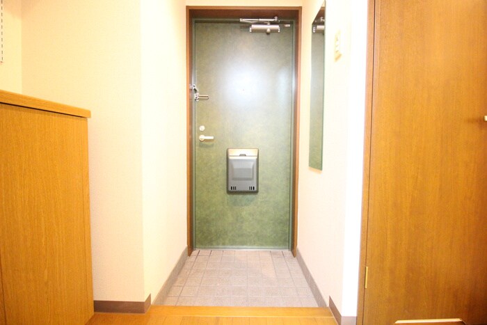 物件内観写真17　(玄関)