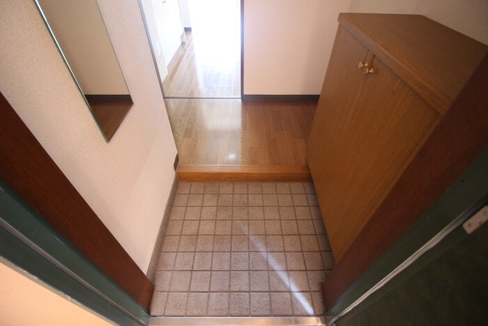 物件内観写真17　(玄関)