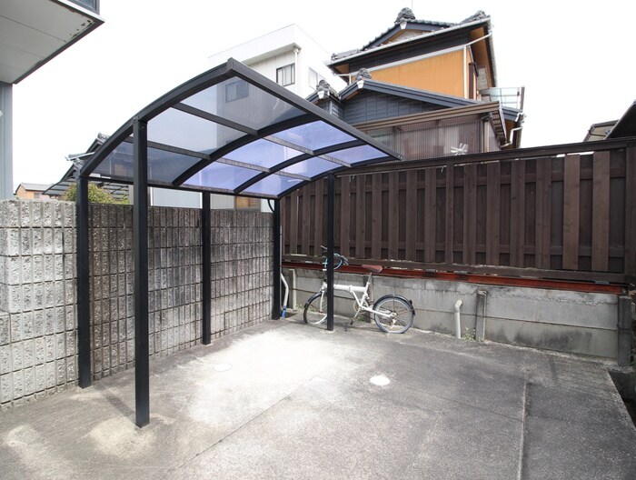 物件外観写真3　(駐輪場)