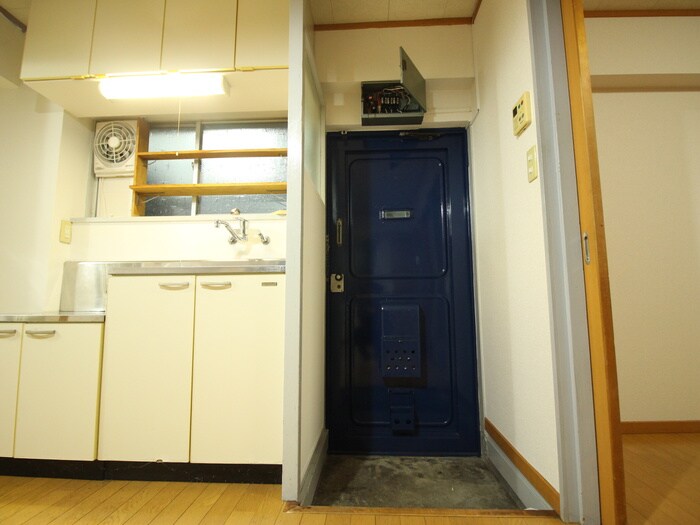 物件内観写真15　(玄関)