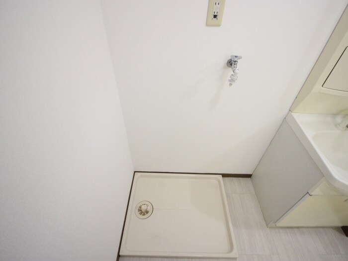 物件内観写真12　(洗濯機置場)