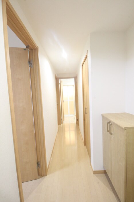 物件内観写真16　(廊下)