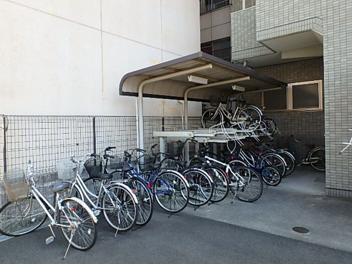 物件外観写真5　(駐輪場)