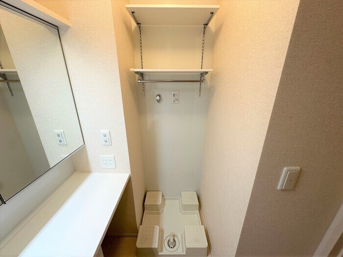 物件内観写真12　(洗濯機置場)