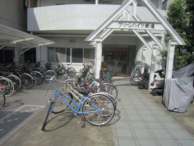 物件外観写真3　(駐輪場)