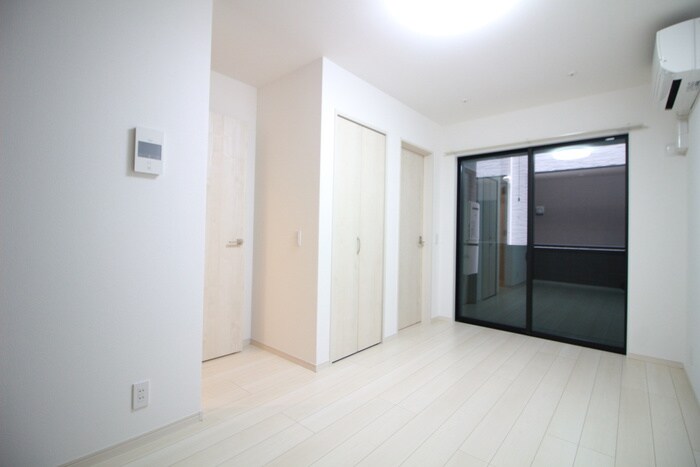 物件内観写真8　(居室)