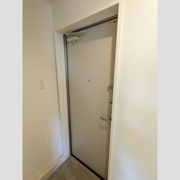 物件内観写真9　(玄関)