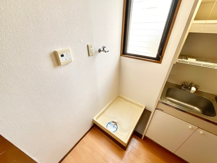 物件内観写真14　(洗濯機置場)