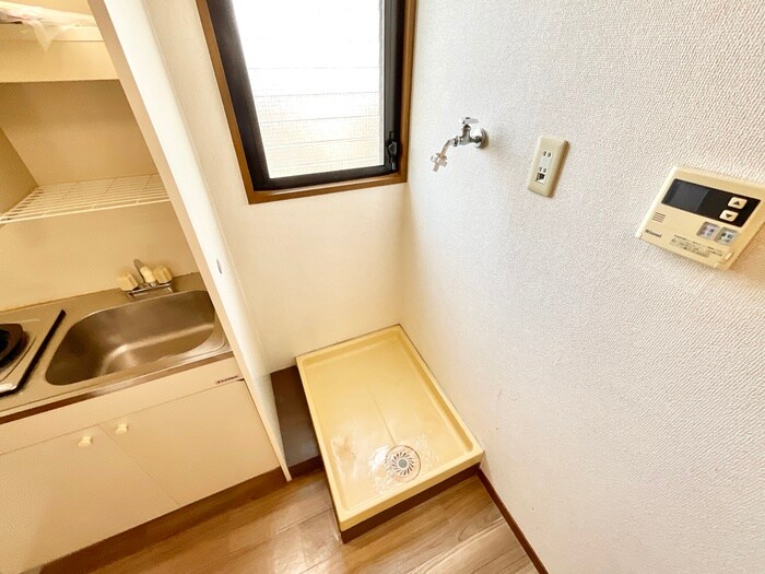 物件内観写真15　(洗濯機置場)