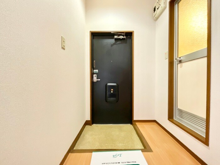 物件内観写真17　(玄関)