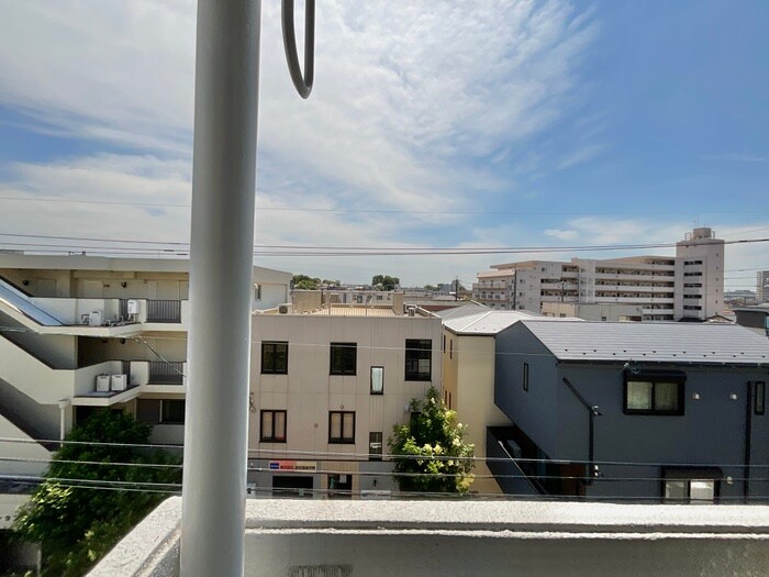 物件内観写真22　(室内からの展望)