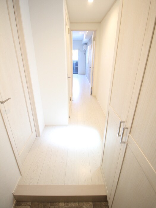 物件内観写真7　(玄関)